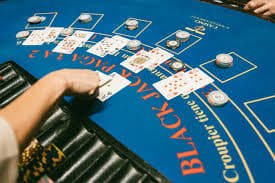 Antarmuka Captain's Bounty menampilkan berbagai permainan dengan kontrol taruhan yang mudah diakses